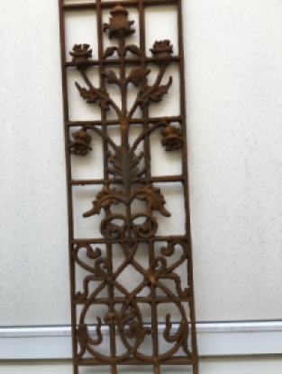 Cast iron wall ornament floral design, very nice!!!