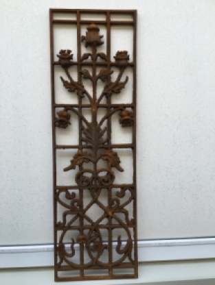 Cast iron wall ornament floral design, very nice!!!