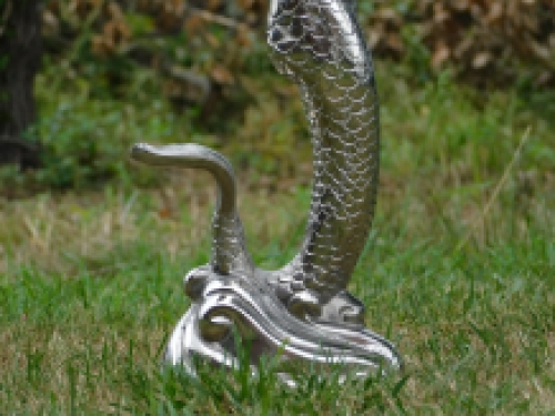 Mermaid as a holder, for example as a candlestick, aluminum with a nickel / chrome look