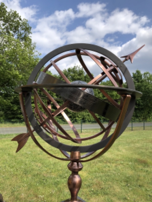 Sundial brass-copper-alu-large with earth as centre, on nice metal base, complete with signs and pointer, TOP!